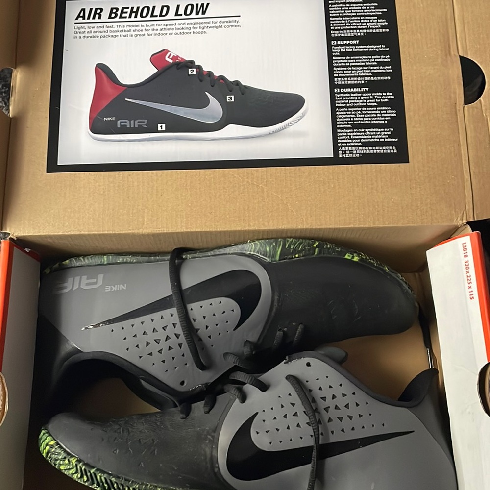 Nike air behold size 11.5 never worn great workout shoes for the gym